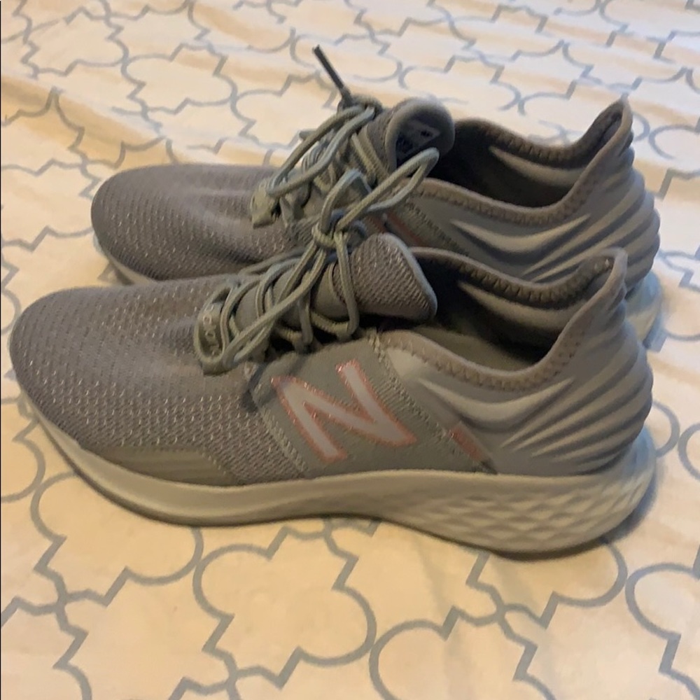 New balances tennis shoes